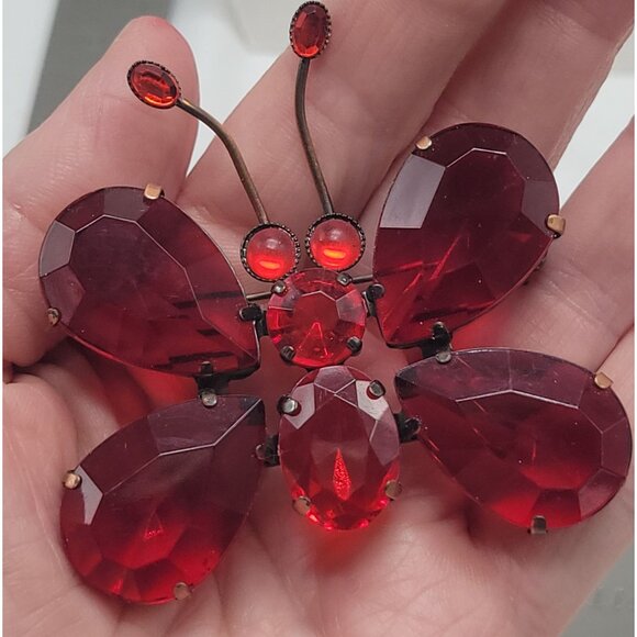 Vtg Red Acrylic Rhinestone Butterfly Brooch Pin Brass Tone Secure Clasp 2.5" - Picture 5 of 6